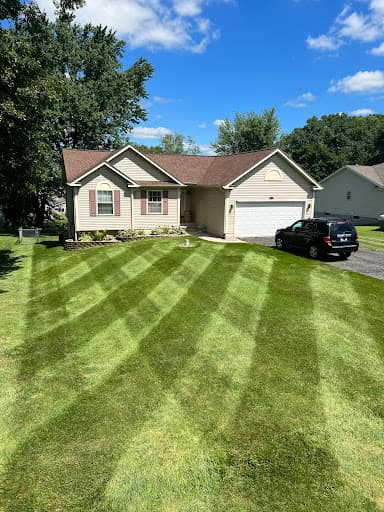 Lawn care work 42